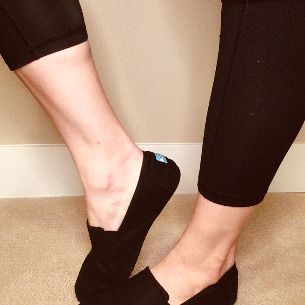 Toms black shoes